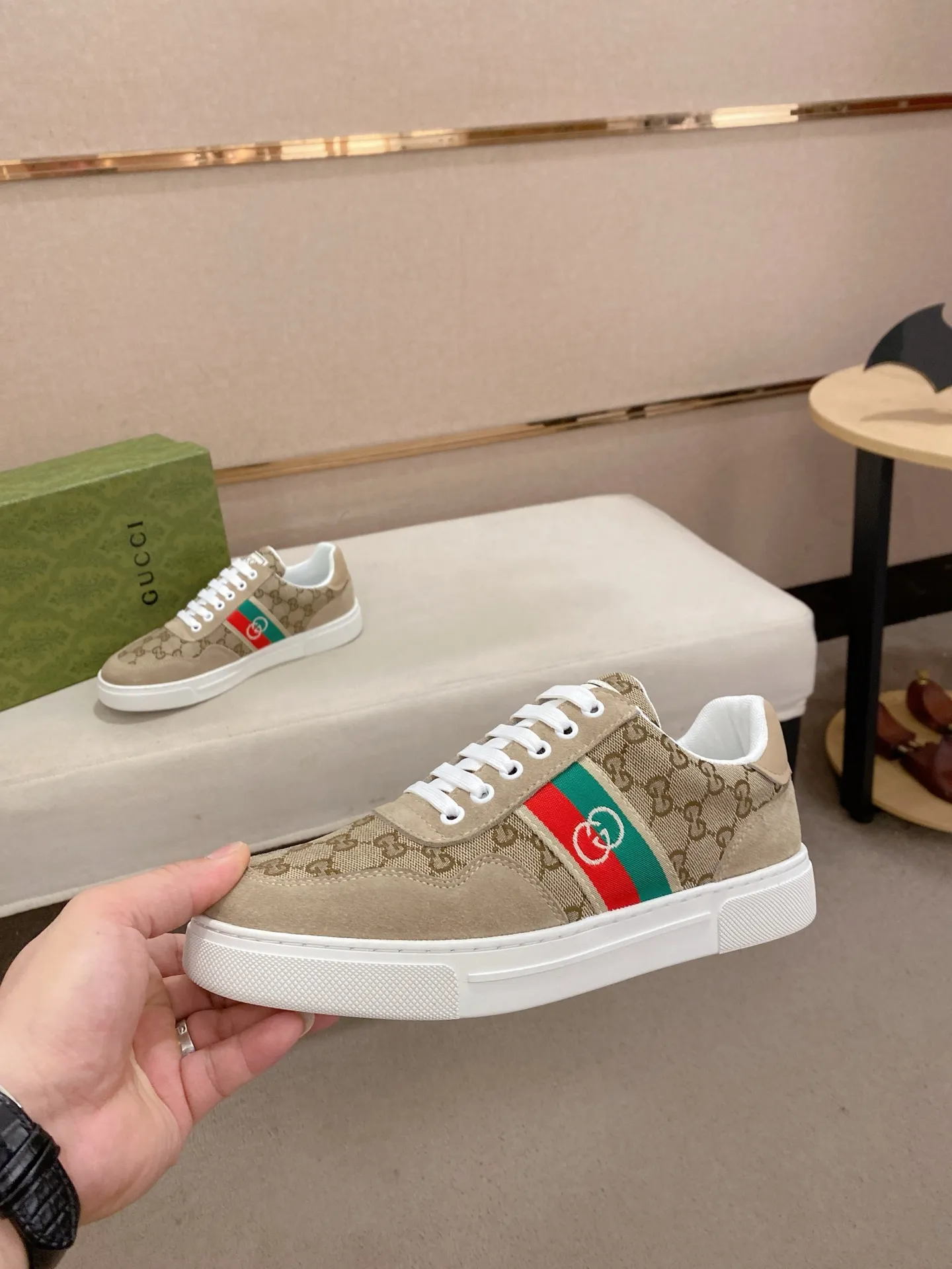 Men's clothing and shoes💰:440💰 (GUCCI) The latest model from the official website 🎁🎁Casual and fashionable men's shoes👟, hot style 💥The version is simple and elegant, exclusive for trendy men. Unique official website latest brand elements 👑Gucci original decoration, fashionable and generous, the fabric is original cowhide ✅sheepskin lining, the official website specifies wear-resistant casual outsole, the classic model is taken in kind at the counter🎬38-44 (45 is not returned or exchanged)